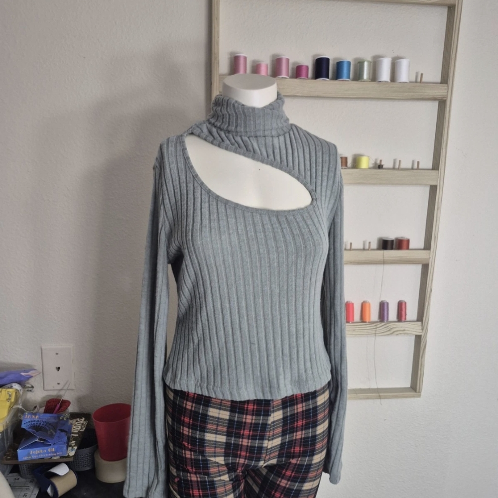 Women's Gray Ribbed Sweater